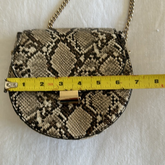 MANGO Crossbody Bag in snake Print - Picture 7 of 11